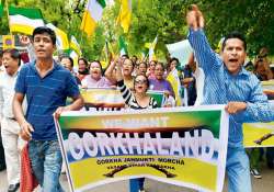 gorkhaland mamata gives ultimatum gjm warns of bloodshed