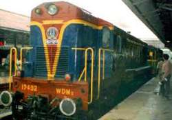 gujarati pilgrims served rat biryani on sarvodaya express