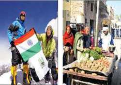 haryana man who reached mt everest forced to sell vegetables