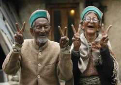 himachal s oldest voter wife cast vote