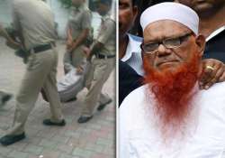 hindu sena activists assault terrorist abdul karim tunda in delhi patiala house court