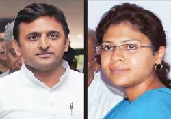 ias durga nagpal meets akhilesh offers clarification