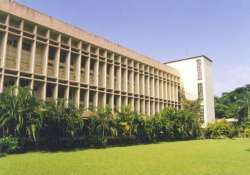 iim c to get new director april 8