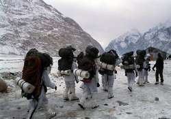 india flags off another expedition to siachen