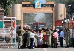 india releases 22 pakistani prisoners at wagah border