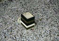 india seeks hike in haj quota by 10 000