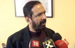 kalmadi disburses rs 1 crore among hockey players coaches