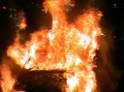 car catches fire near petrol pump in rohini sector 16