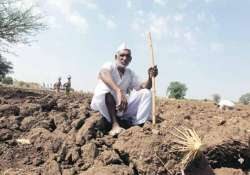 1 000 farmer suicides in maharashtra in 2015 hc suggests csr help