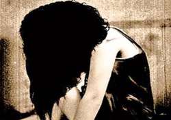 delhi 15 yr old girl raped accused suspected to be minor