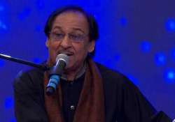 pak singer ghulam ali at music fest in varanasi temple