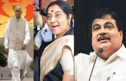 advani sushma gadkari pay tribute to shekhawat