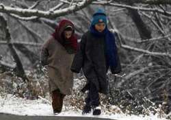 new year celebrations to miss fresh snowfall in kashmir