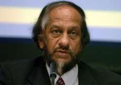 teri students refuse to accept degrees from rk pachauri