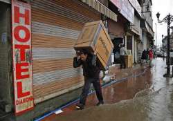 j k floods met forecasts heavy rain in kashmir valley