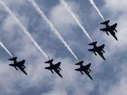 republic day parade flypast mesmerises spectators despite weather woes