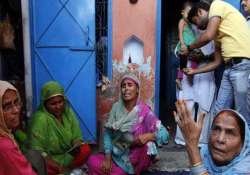 dadri lynching don t want further probe victim s kin tell up cm