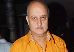 anupam kher to lead march against intolerance protesters