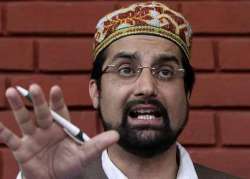 mirwaiz to build homes for kashmir flood victims