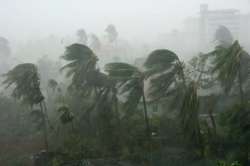 cyclone hudhud storm has little impact in bengal