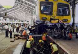 mumbai local rams into dead end at churchgate station 5 injured 3 suspended