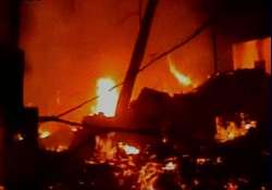 kolkata one dead 150 shanties gutted in dum dum park fire