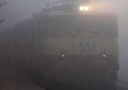 fog delays 60 trains in delhi