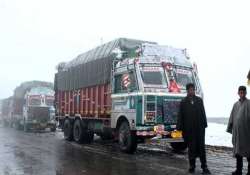 jammu srinagar nh closed for third consecutive day