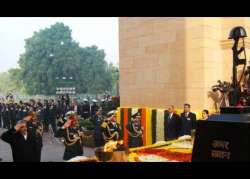 manohar parrikar three service chiefs pay tribute to martyrs on vijay diwas