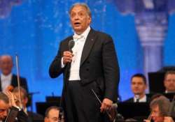 don t understand why artists returning awards zubin mehta