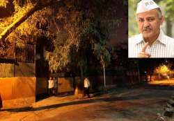 manish sisodia gets 2 500 sq ft bungalow delhi cm kejriwal still looking for house