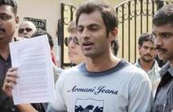 shoaib wrote his father s name wrong in ayesha divorce papers