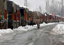 jammu srinagar highway shut for fifth consecutive day