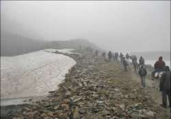 first batch of kailash mansarovar yatris cross over to tibet