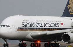 singapore airlines plane makes emergency landing in kolkata