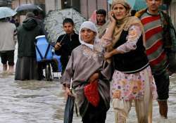 govt declares flood alert in kashmir valley jhelum river flowing above danger mark