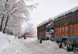 snowfall closes srinagar jammu highway