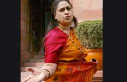 why should amitabh apologise asks jaya