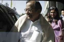 delhi police disallows chidambaram s driver pso from entering cwg venue