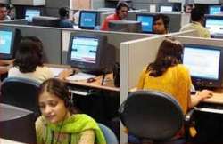 drop women employees at their homes at night delhi police