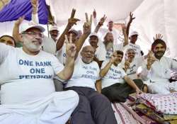 orop announced govt asks ex servicemen to withdraw stir