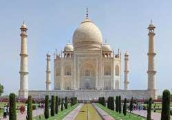 shia clerics oppose demand to declare taj a waqf property