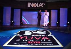 kareena smriti irani suresh raina conferred india tv yuva awards