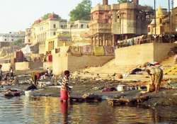 green panel asks centre up govt to explain floating corpses in ganga