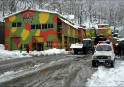 jammu srinagar highway closed for vehicular traffic