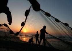 over 200 indian fishermen in pak custody