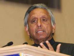 india pakistan shouldn t give up on talks mani shankar aiyar