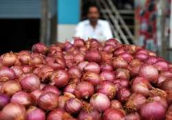 onions turns dearer prices likely to go up further