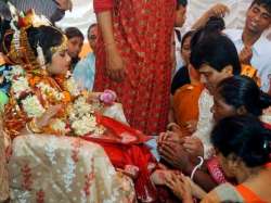 devotees perform kumari puja across bengal