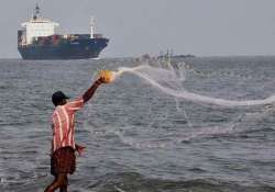 lankan navy arrests 15 tn fishermen chase away boats